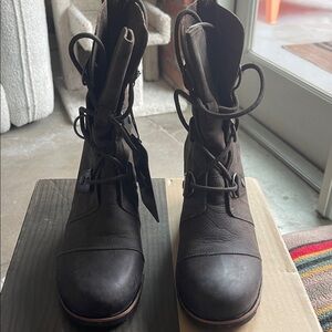 NWT Sorel Dark Brown Combat Boots